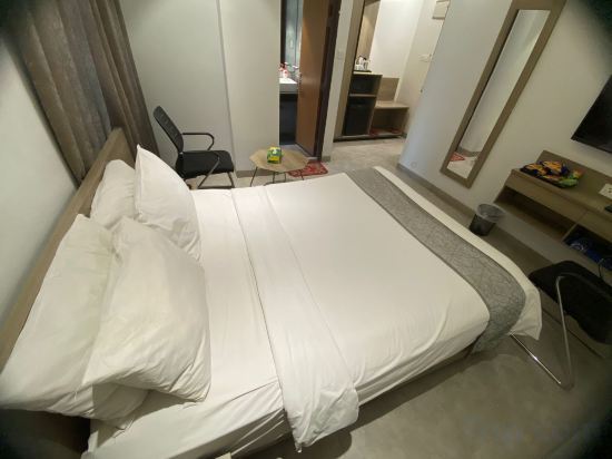 Фото Priyo Nibash Stylish Residential Hotel