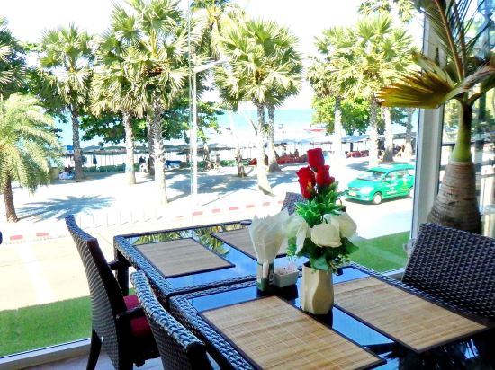 Фото The Beach Front Resort Pattaya