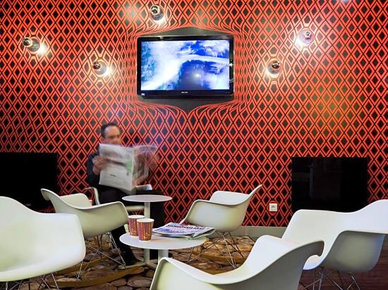 Фото ibis Styles Paris République Le Marais Hotel