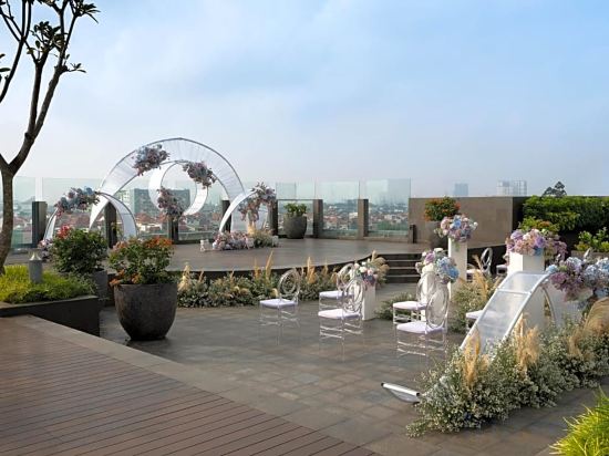Фото Hilton Garden Inn Jakarta Taman Palem