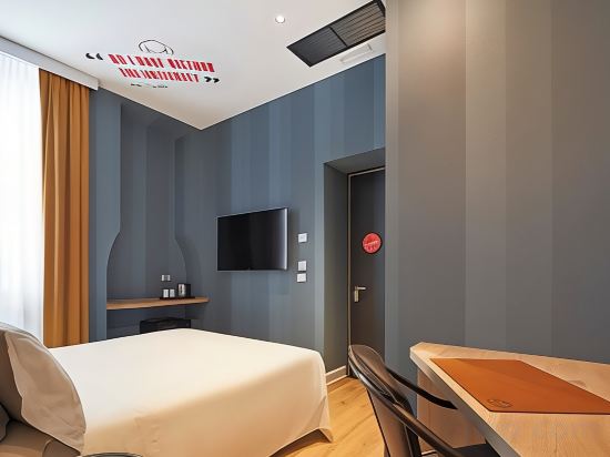 Фото The Modernist Hotel