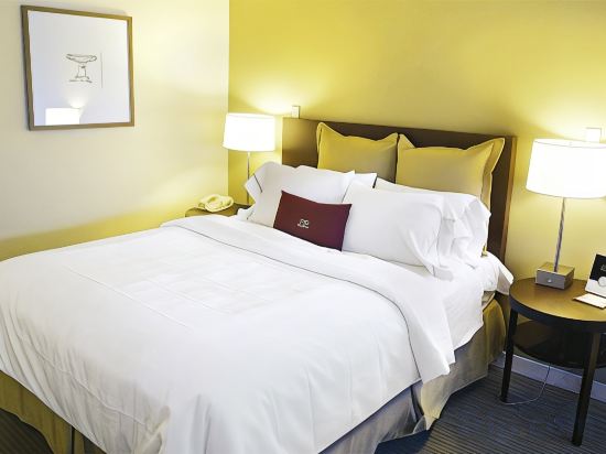 Фото Four Points by Sheraton Boston Newton