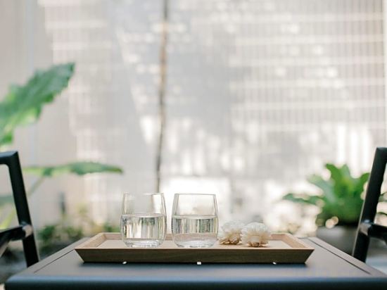 Фото Lloyd's Inn