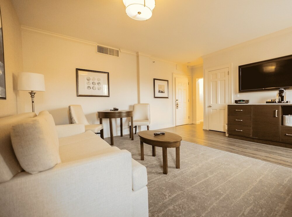 Фото The Grand Summit Hotel