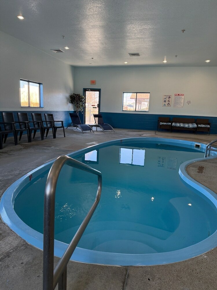 Фото Americas Best Value Inn Torrington