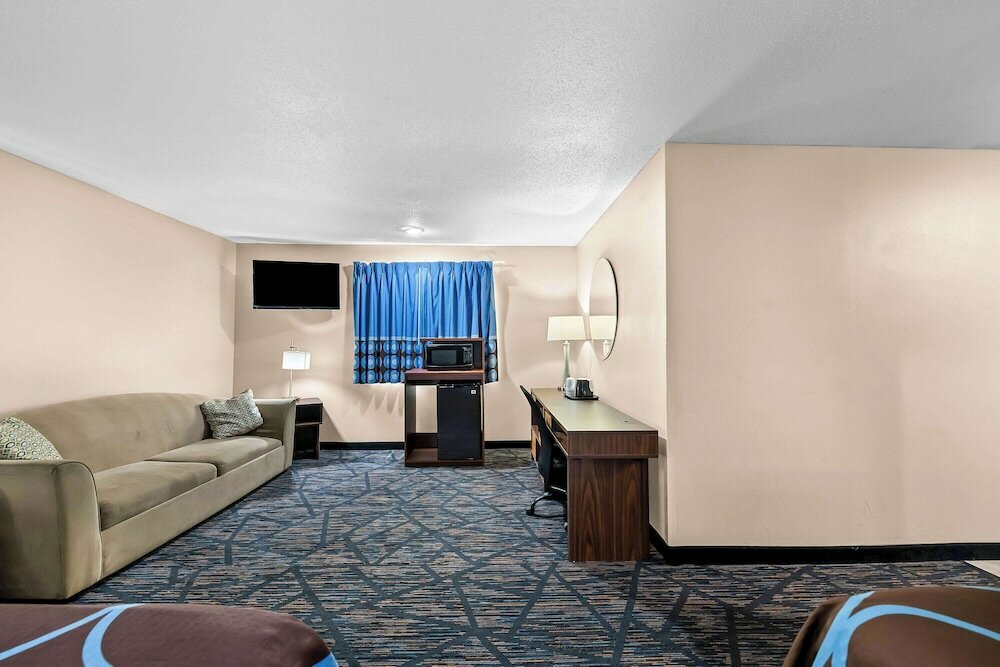 Фото Super 8 by Wyndham Council Bluffs Ia Omaha Ne Area