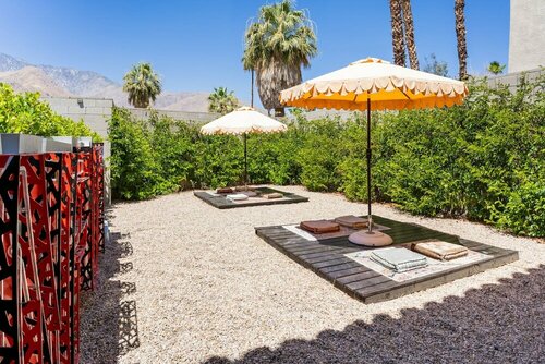 Гостиница Infusion Beach Club в Палм-Спрингс