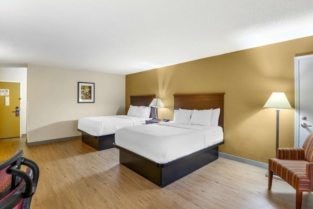 Фото Best Western Plus Governor's Inn