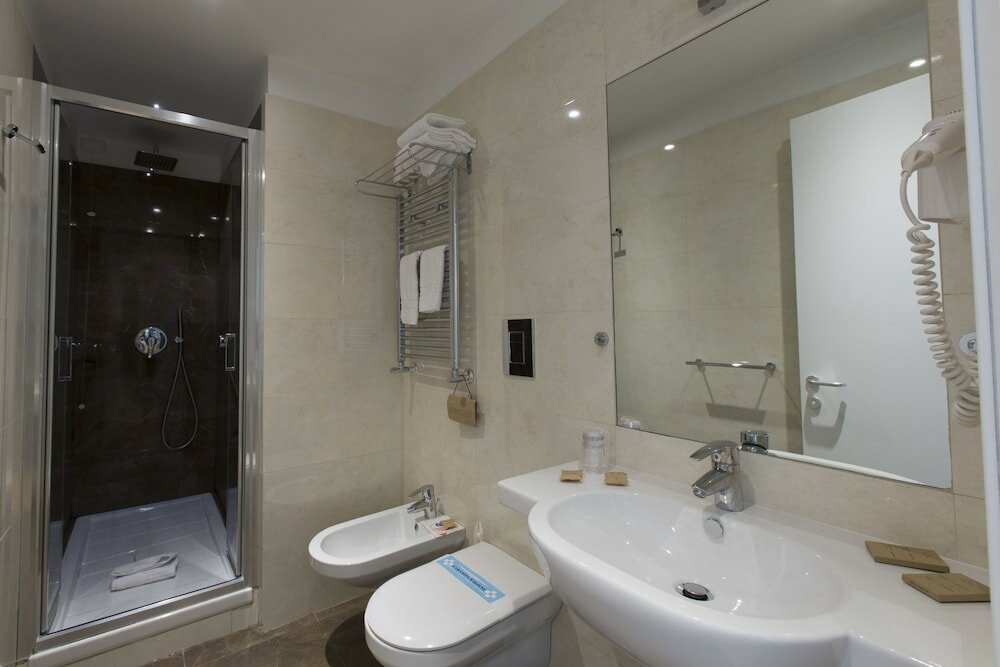 Фото Floris Hotel