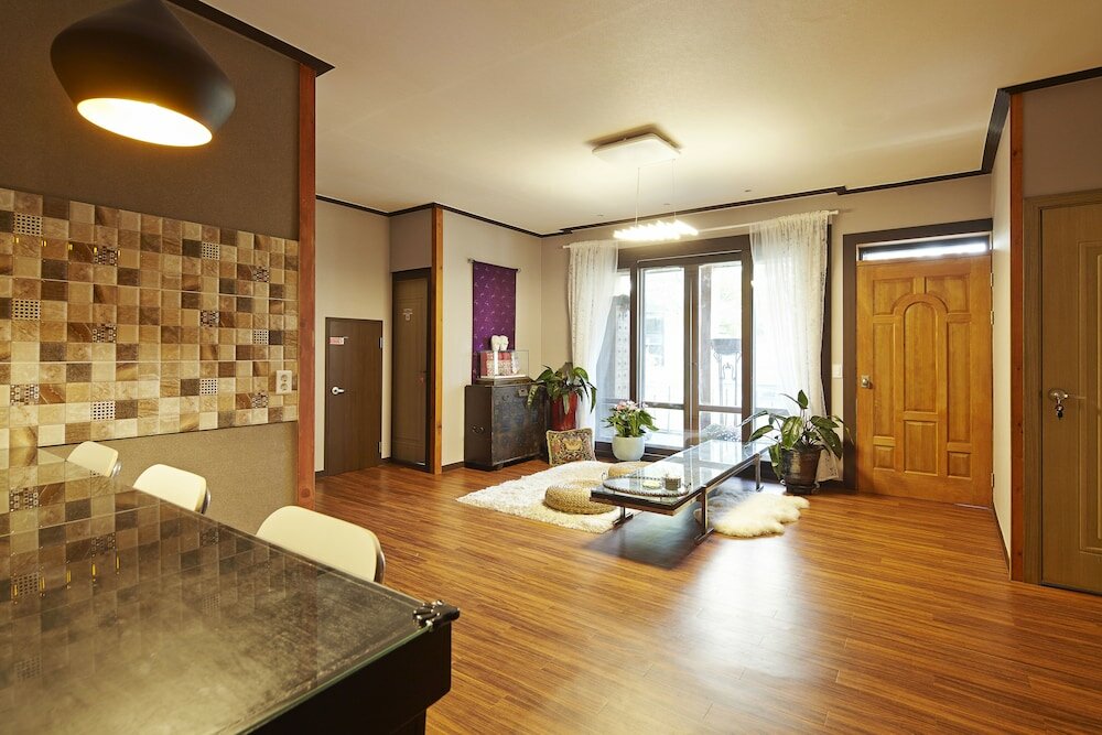 Фото Jiwoljang Guest House