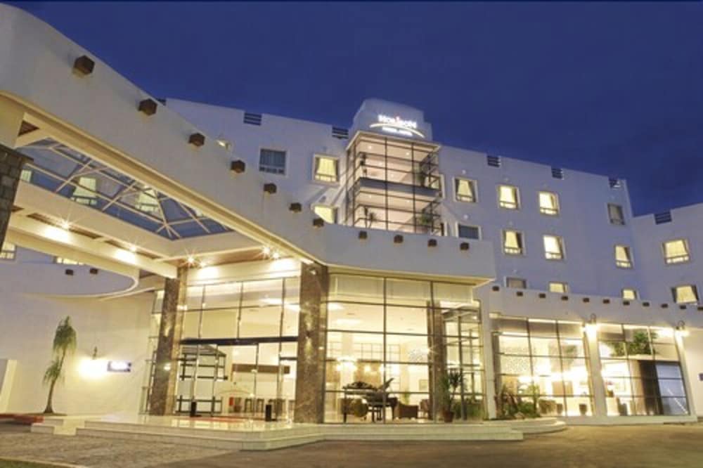 Фото отеля 1