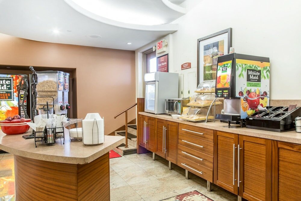 Фото Econo Lodge West Haven