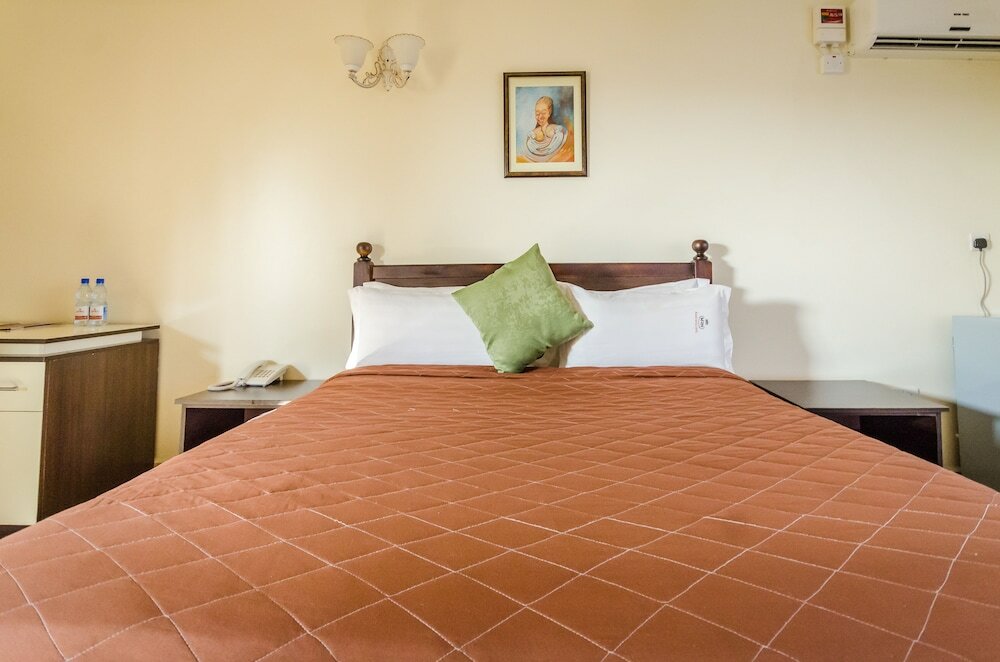 Фото Marie's Royale Hotel