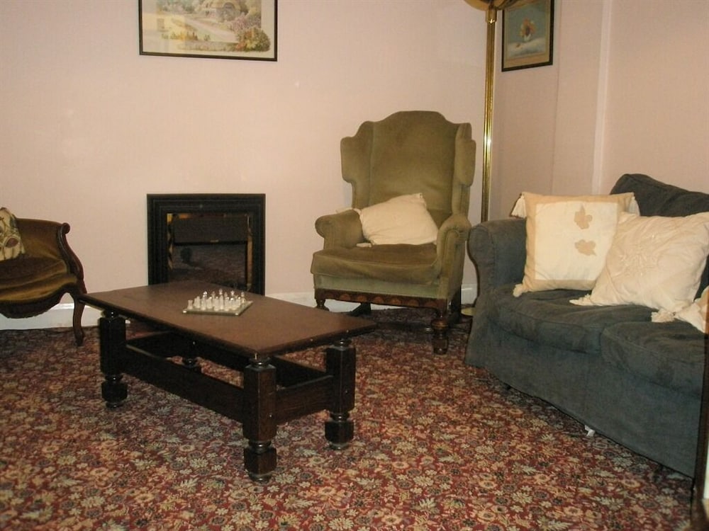 Фото Langham Court