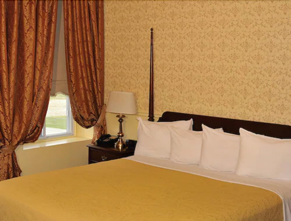 Фото Auberge Montebello