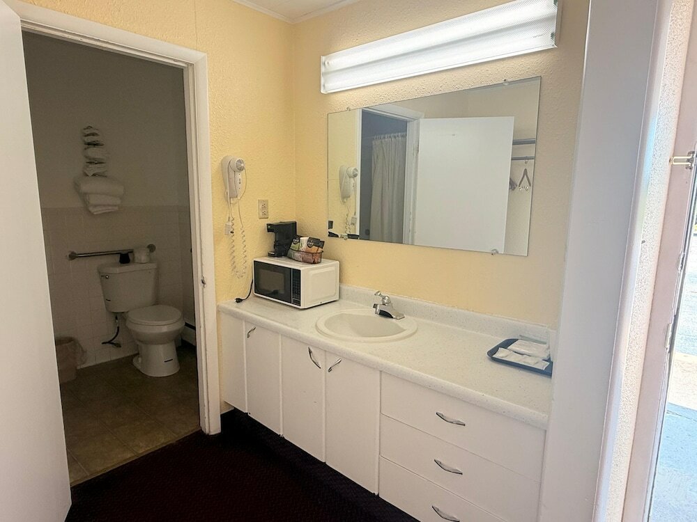 Фото Knights Inn Kirksville