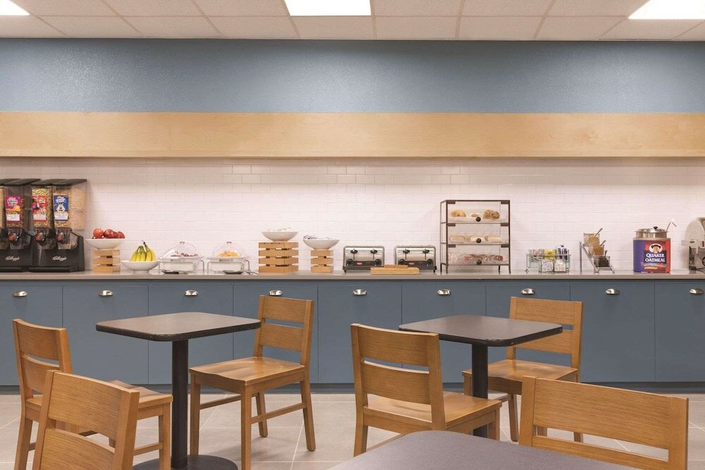 Фото Country Inn & Suites by Radisson, North Little Rock, Ar