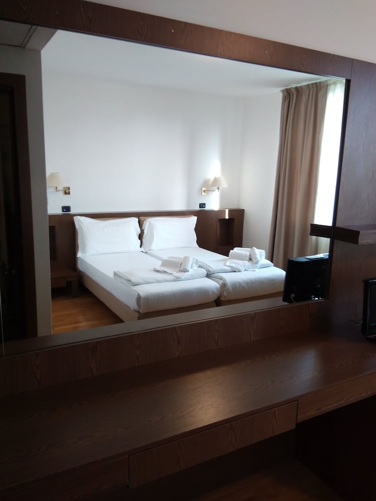 Фото Hotel Cavalieri Pinerolo