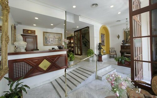 Внешний вид отеля Basic Hotel Puerta de Sevilla в Севилье, фото 2