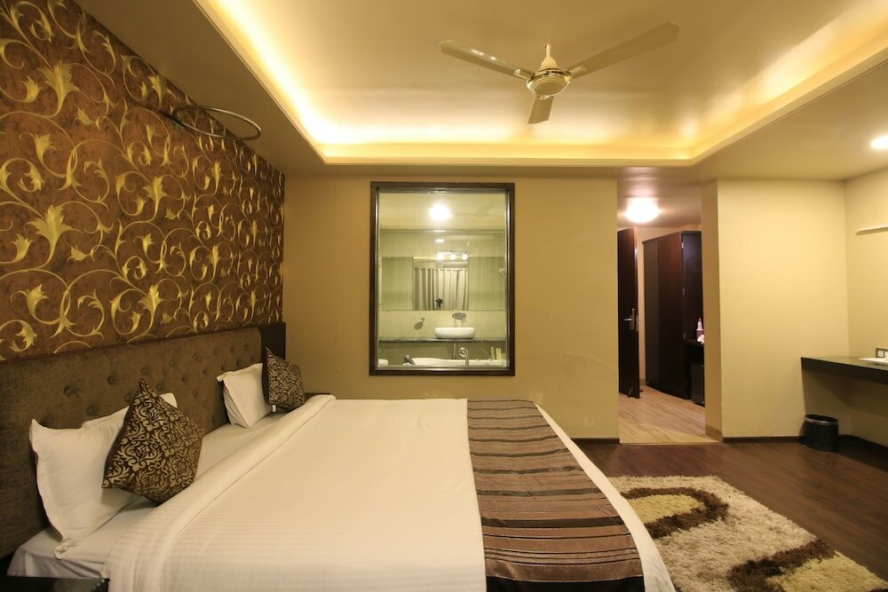 Фото Hotel Mittal Avenue & Paradise