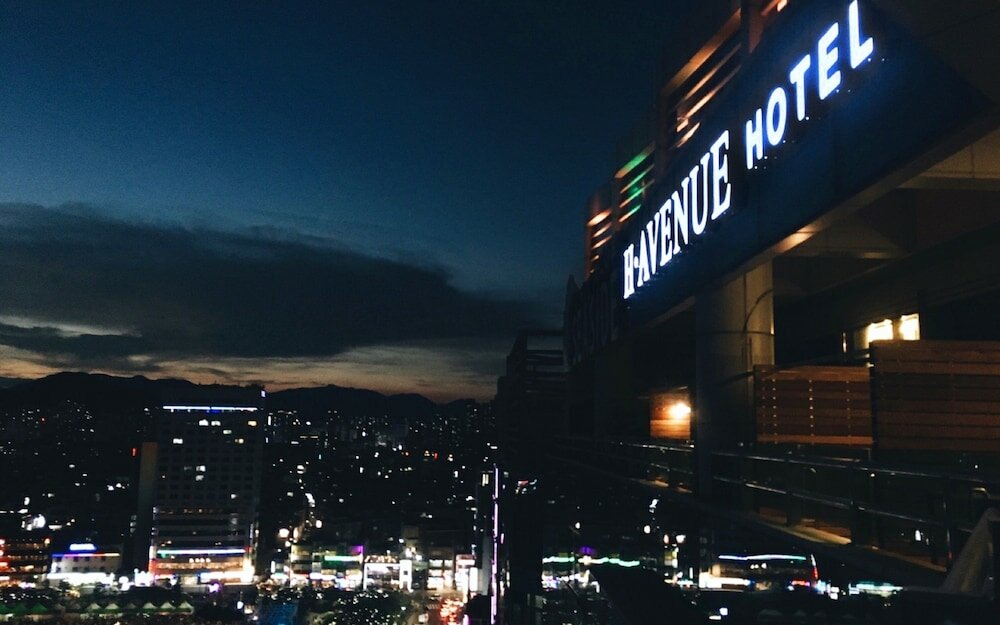 Фото H Avenue Hotel