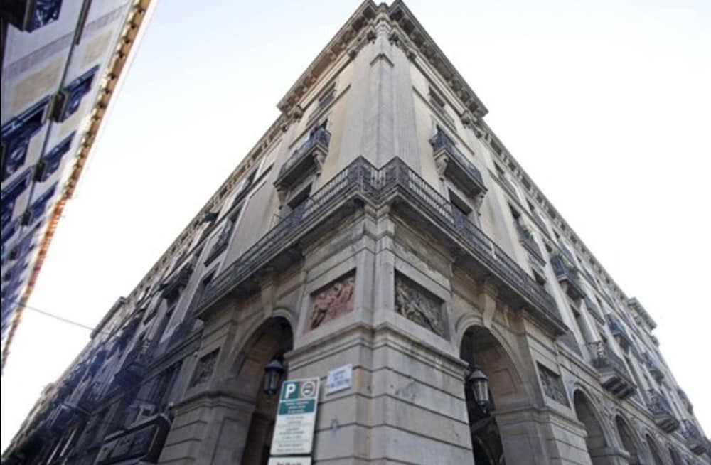 Фото Som Nit Born