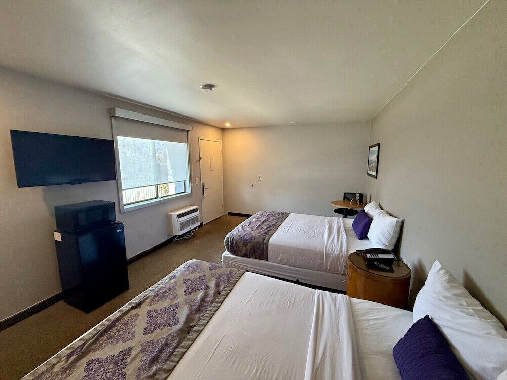 Фото Heritage Inn San Diego