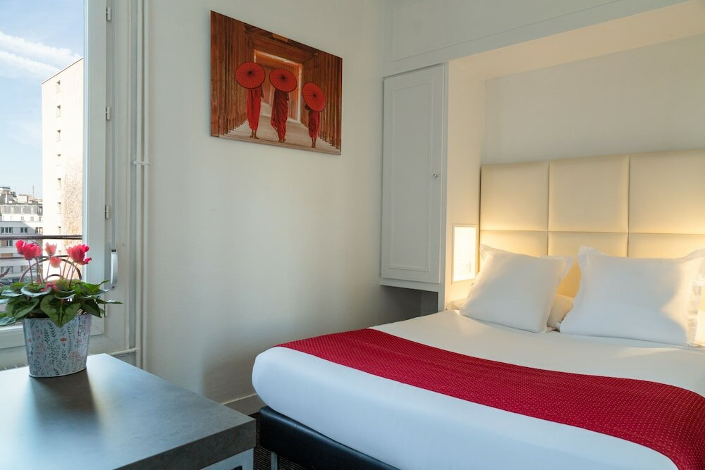 Фото The Originals Paris Hotel Lecourbe