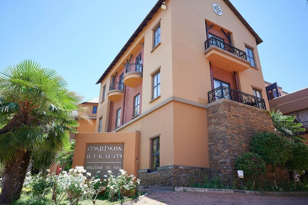 Фото Royal Elephant Hotel & Conference Centre