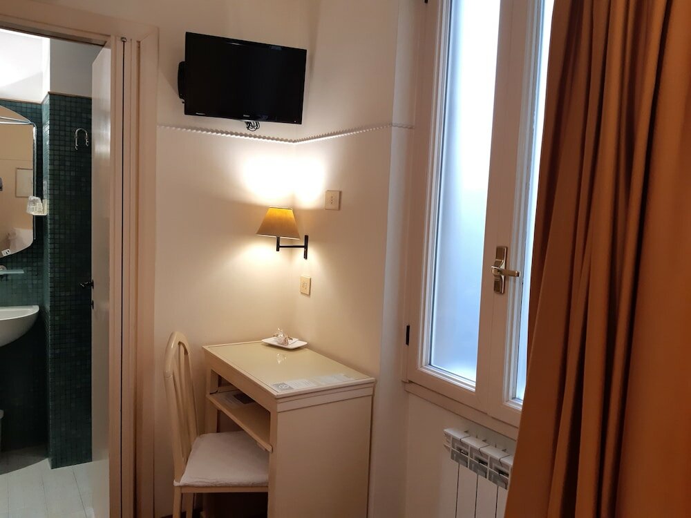 Фото Hotel Lilium