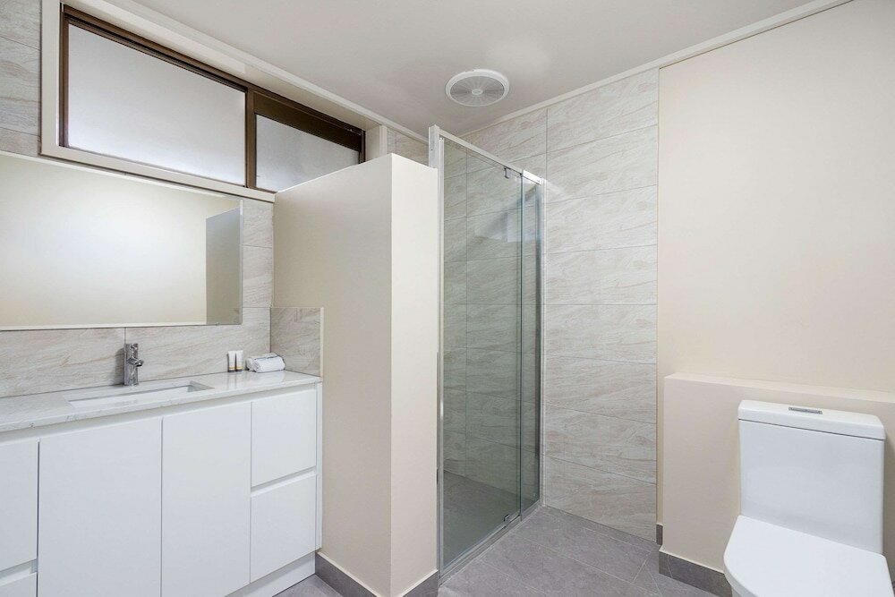 Фото Knox International Hotel & Apartments