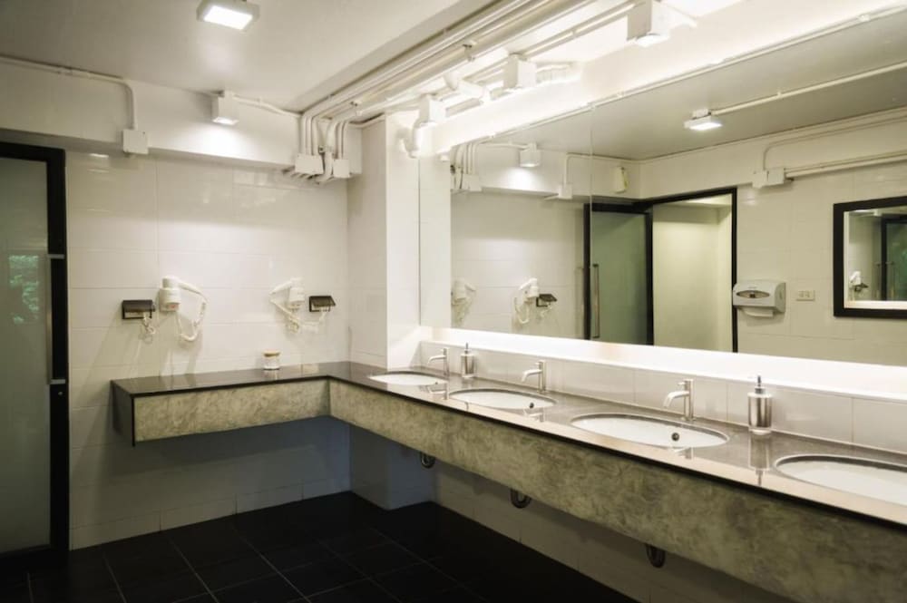 Фото The Common Hostel