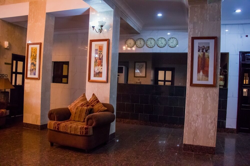 Фото Heritage House Square Hotel