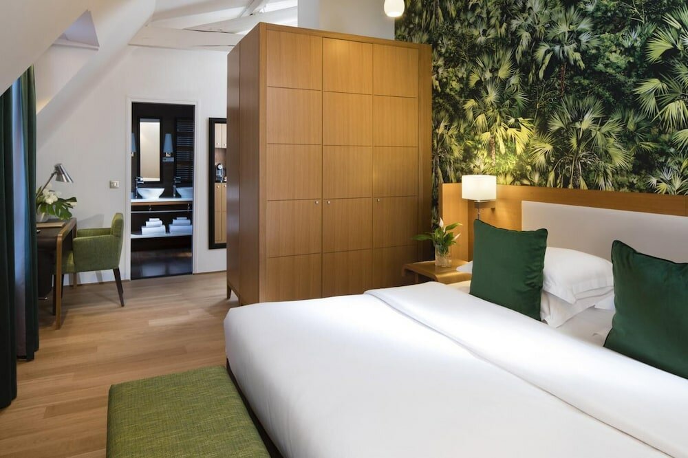 Фото Le Six Paris Hôtel & Spa