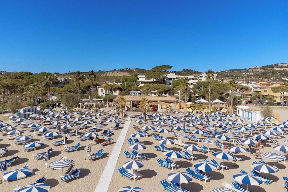 Фото Hotel Villa Elena