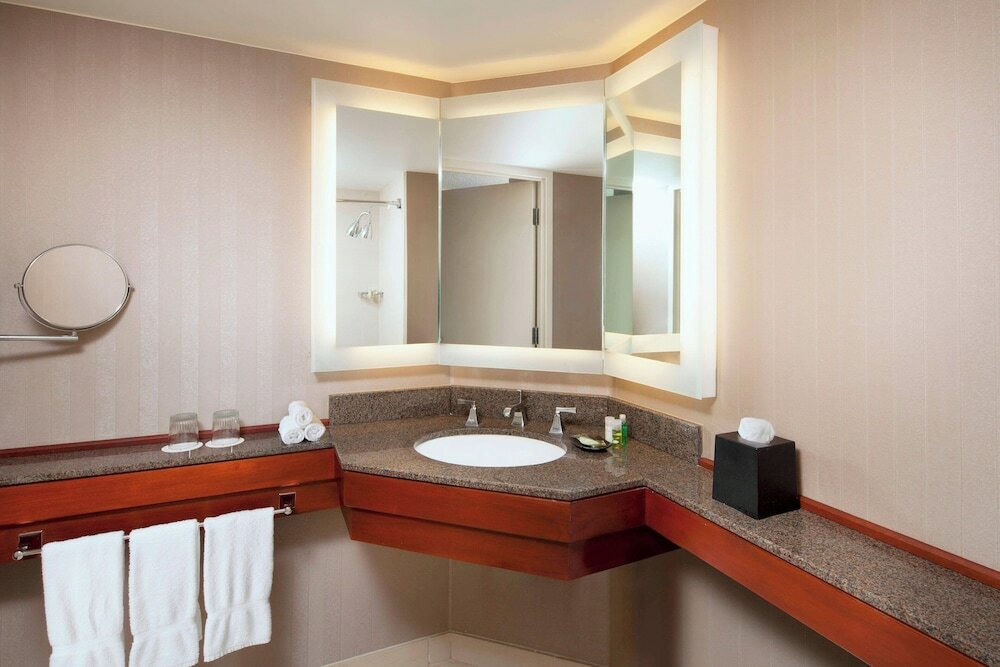 Фото The Westin Long Beach