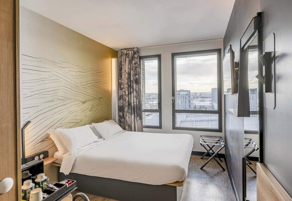 Фото B&b Hotel Bordeaux Bassins à flot