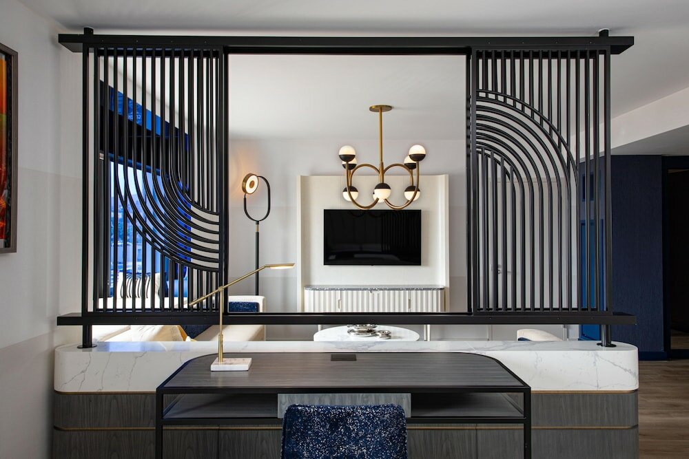 Фото W Hollywood