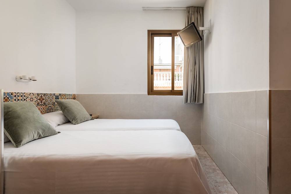 Фото Hostal Baler