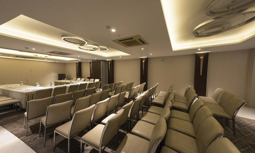 Фото Connaught Royale