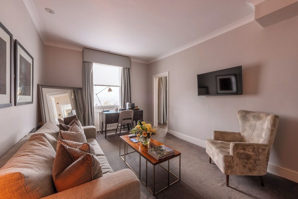 Фото Royal Wells Hotel