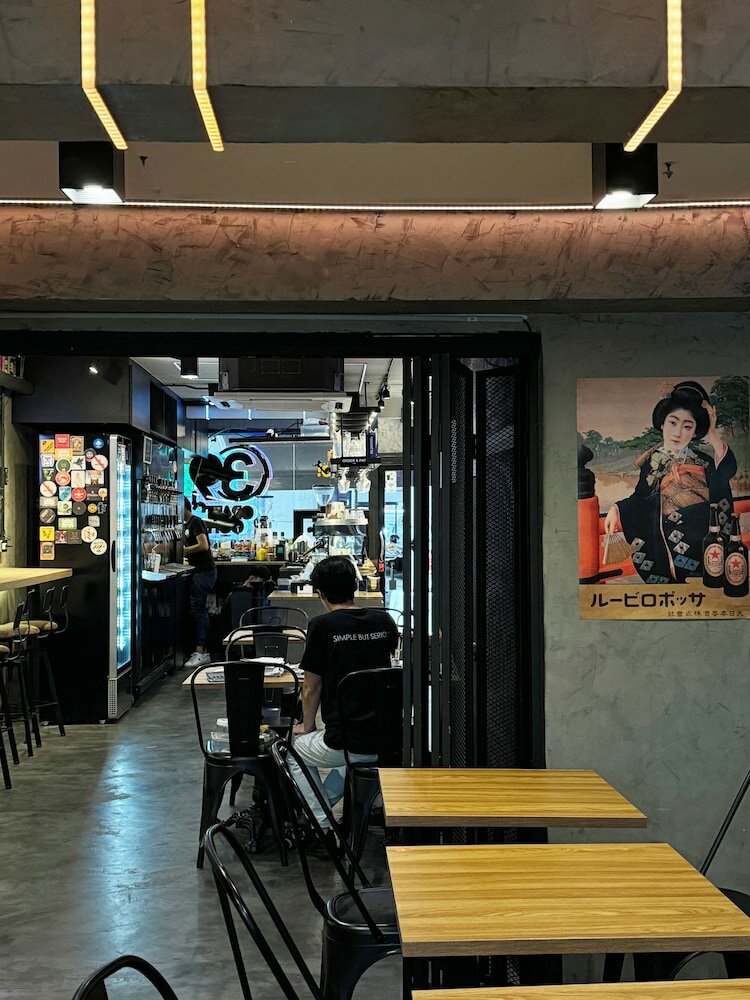 Фото Barn and Bed Hostel