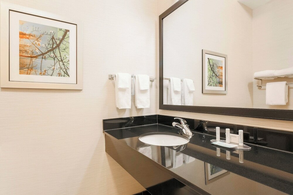 Фото Fairfield Inn & Suites by Marriott Tampa Fairgrounds/Casino