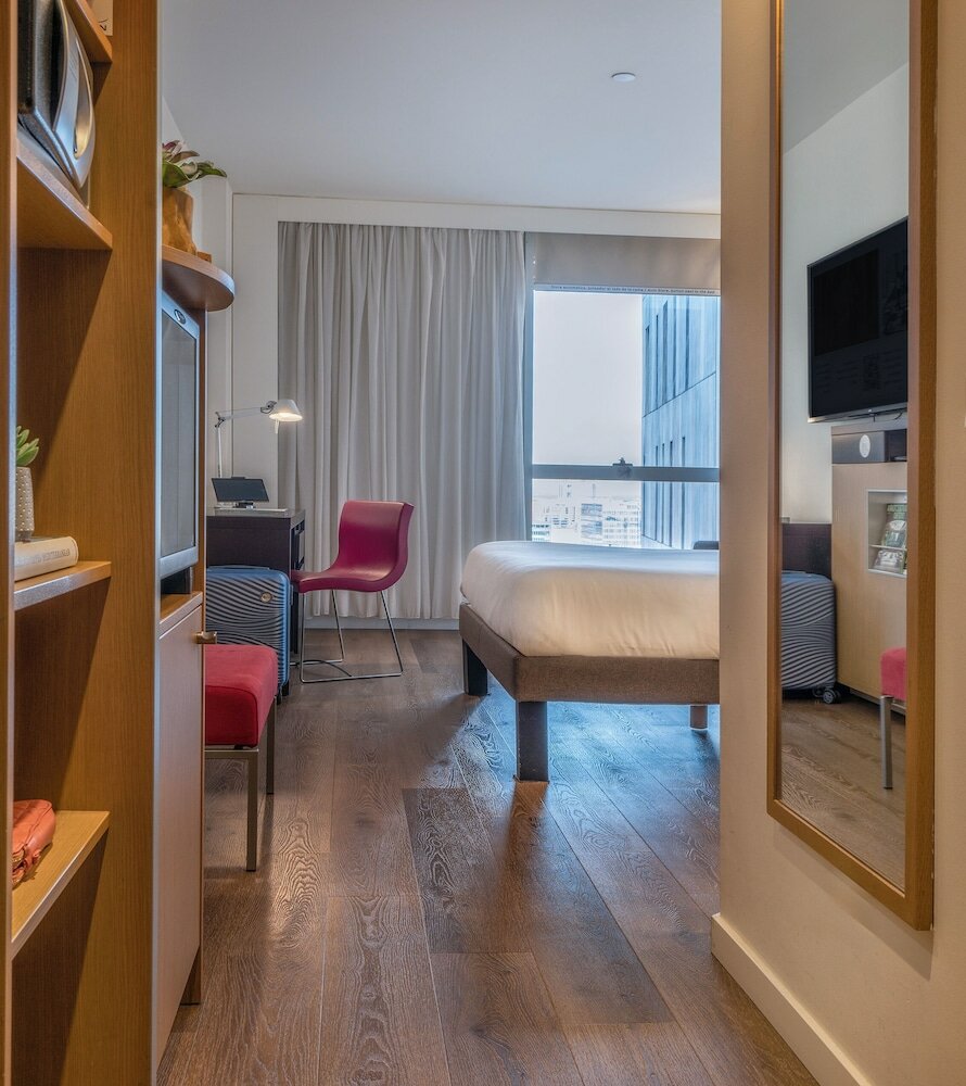 Фото Novotel Barcelona City