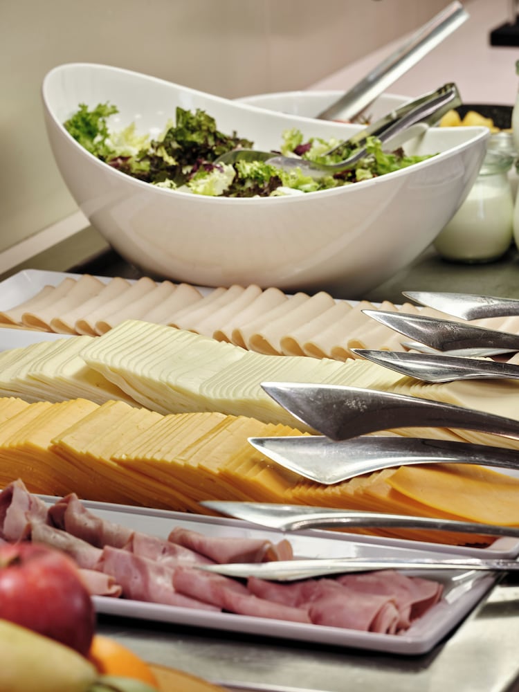 Фото Holiday Inn Express Milan - Malpensa Airport, an Ihg Hotel