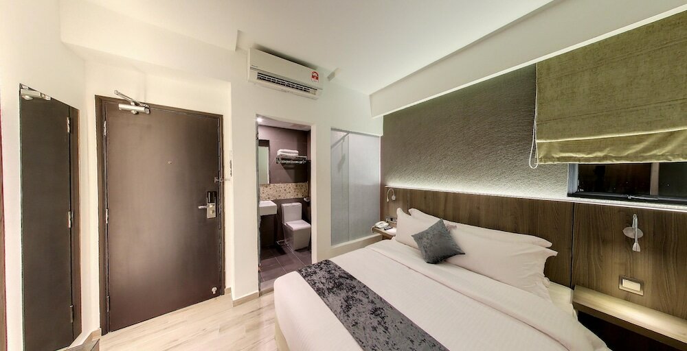 Фото Flora by Crossroads Hotel