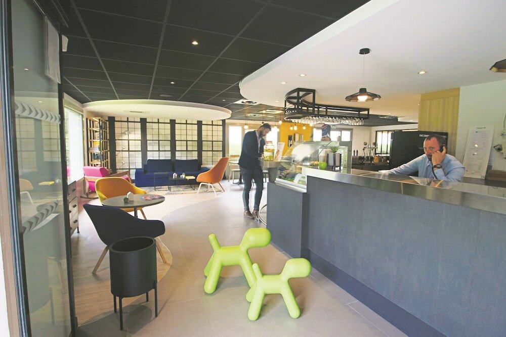 Фото Campanile Hotel Senlis