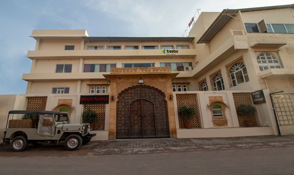 Фото Capital O 35409 Hotel Megh Niwas