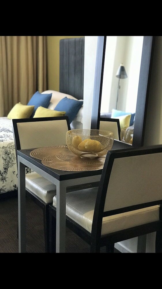 Фото The Quadrant Hotel & Suites