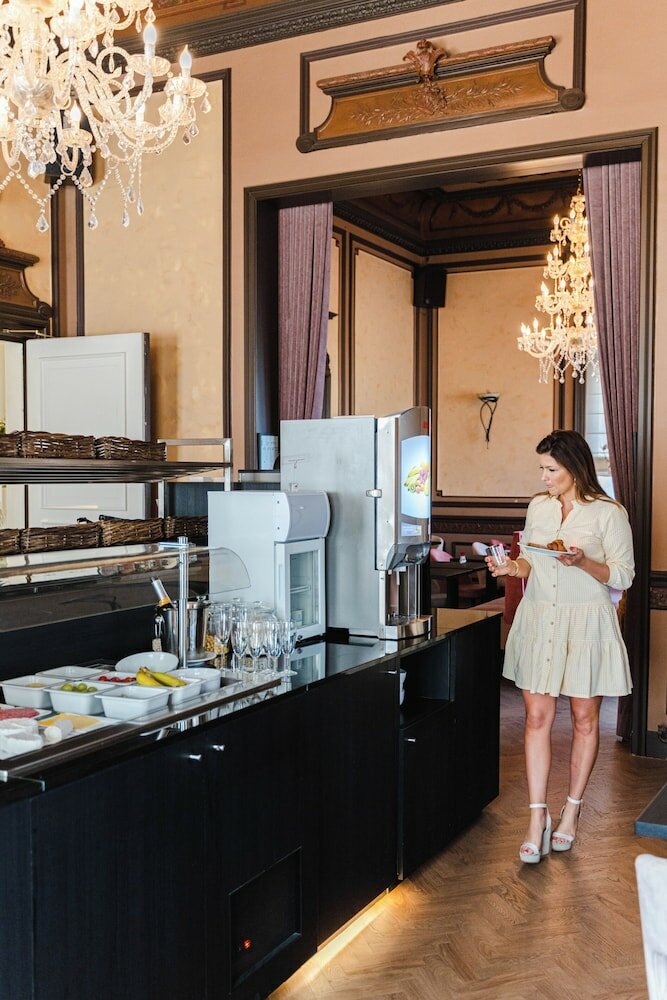 Фото Golden Tree Hotel